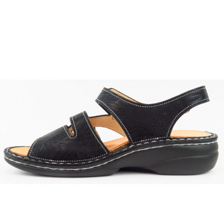 Finn Comfort Damen Gomera Crumble Sandale in schwarz